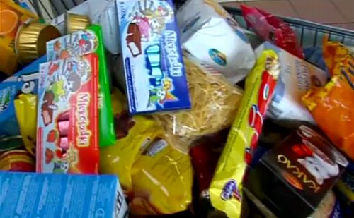 Sikeres élelmiszergyűjtő akciót tartottak Szekszárdon