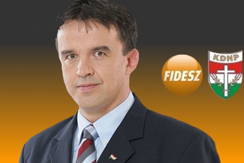 Horváth István polgármester szerint az új adókra szükség van, hogy Szekszárdot megfelelő szinten lehessen működtetni. Horváth István polgármester szerint az új adókra szükség van, hogy Szekszárdot megfelelő szinten lehessen működtetni.