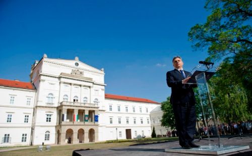 Az önkormányzatok összefogásáról tartottak beszédet a Városházán szekszard-nyitokep_20130607150836_78.jpg